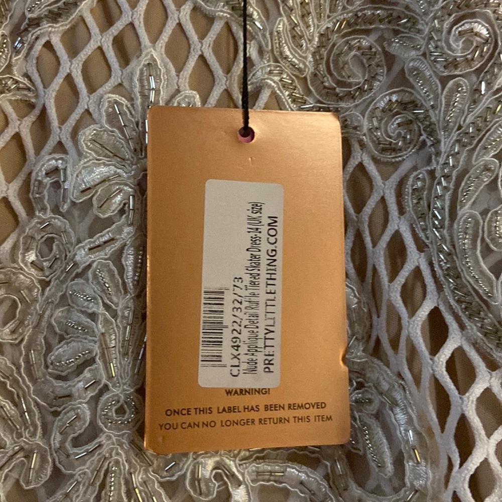 NWT Pretty Little Appliqué Detail Big Ruffle Performance, Mini Dress Size 10 - Picture 8 of 16